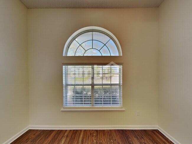 Foto del edificio - 5682 Shady Pine St S
