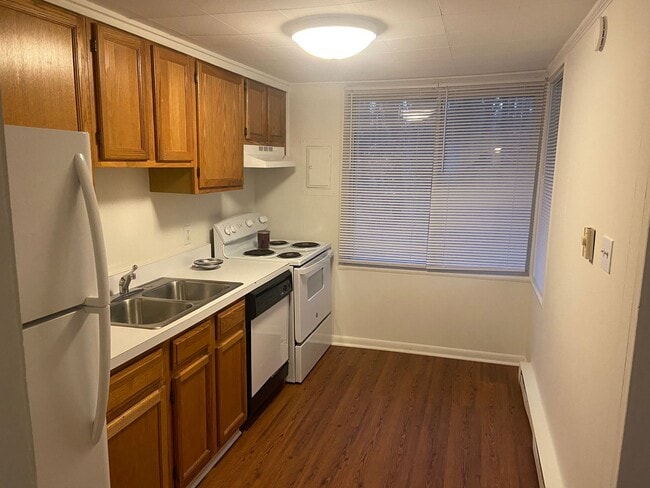 Building Photo - Chapel Hill / 2BR House of Homestead AVAIL