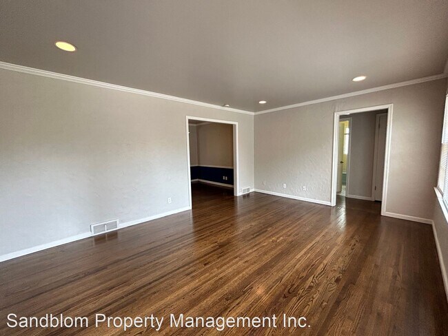 Building Photo - 3 br, 2 bath House - 4255 East 25th Place