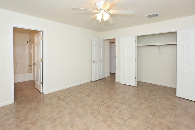 Foto del diseño de interior - Chateau Audubon Apartments