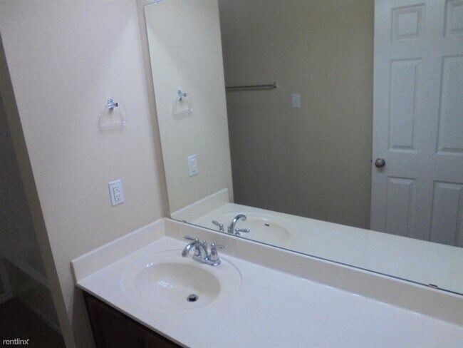 Foto del edificio - 4 br, 2.5 bath House - 5302 Holly Oak Ln