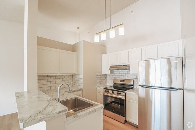 Interior Photo - Stratford Crossings