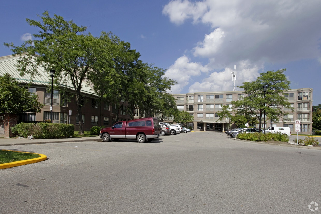 Camelot on the Park Apartments 8351 Mclaughlin Rd Brampton, ON