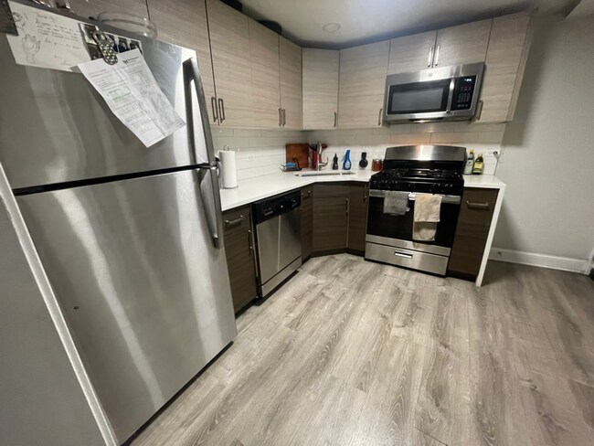 Foto del edificio - 2628 N Whipple St