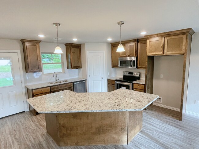 Building Photo - Beautiful 3/2 home near Lake Durant