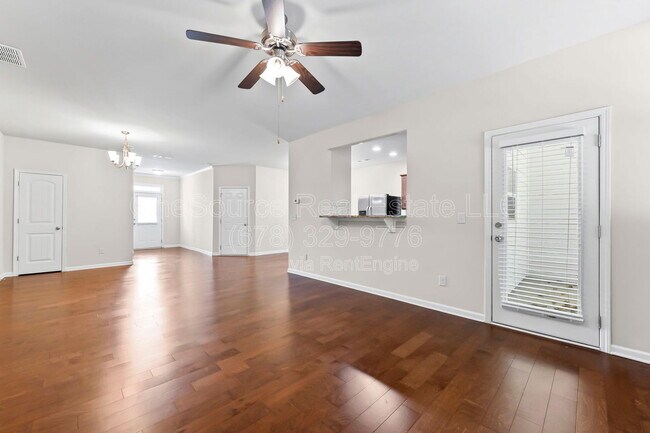 Foto del edificio - 385 Franklin Ln