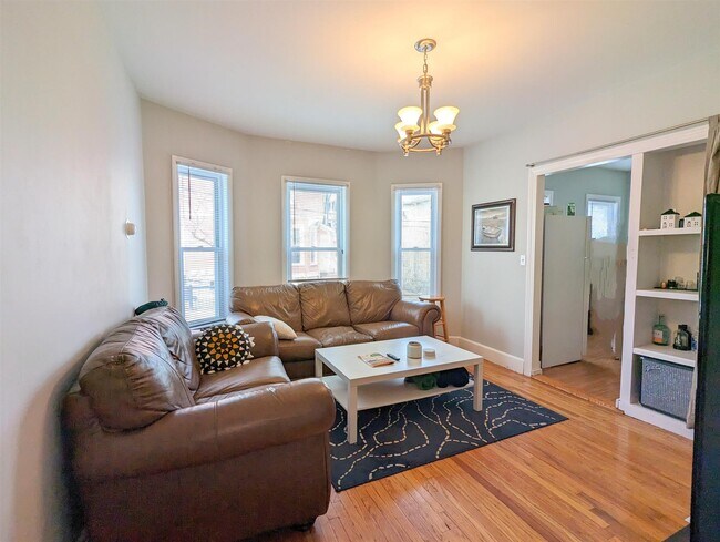 Building Photo - 383 Highland Ave