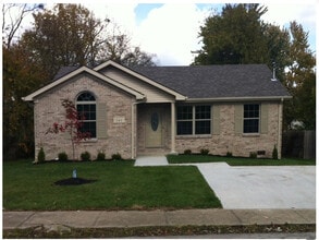 Building Photo - 341 Moberly Ave