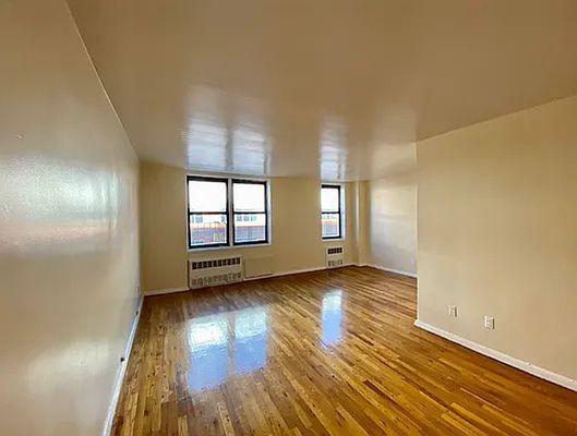 Foto principal - 0 bedroom in Bronx NY 10463