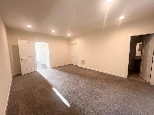 Foto del edificio - 1674 Delphi Dr