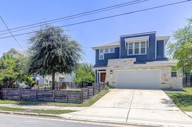 Foto del edificio - 2117 Maxwell Ln