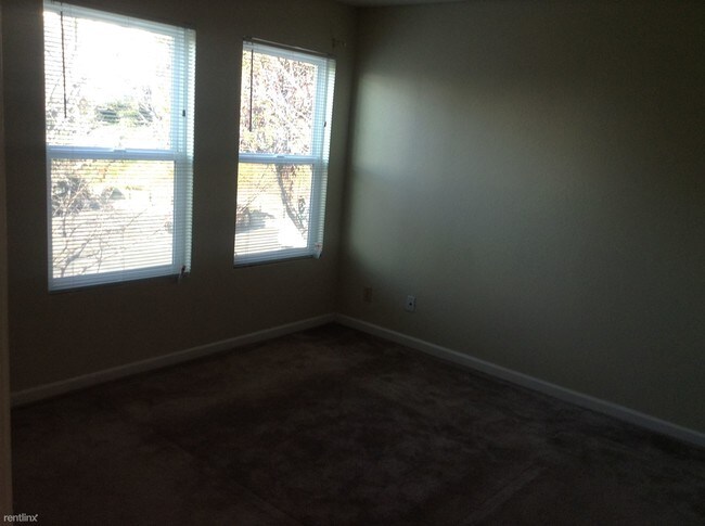 Foto del edificio - 683 Newbury Ln