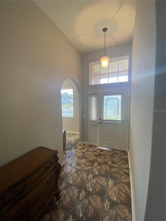 Building Photo - 5141 Aurora Dr