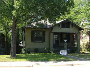 Building Photo - 122 S Woodrow St