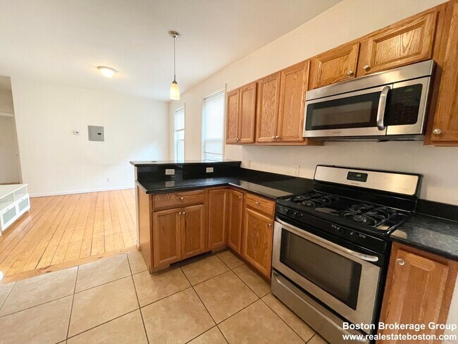 Building Photo - 56 Delle Ave