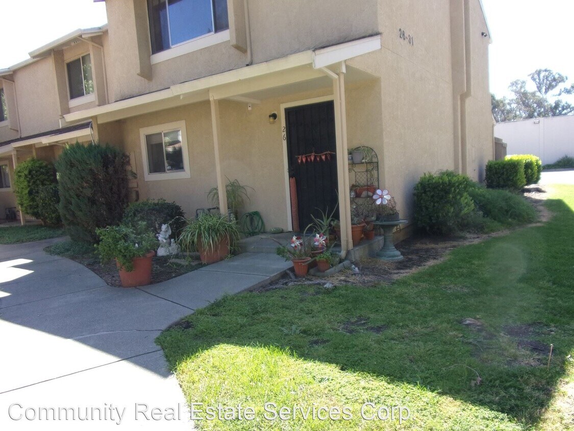 2 br, 2.5 bath House 1941 Grande Circle House Rental in Fairfield, CA