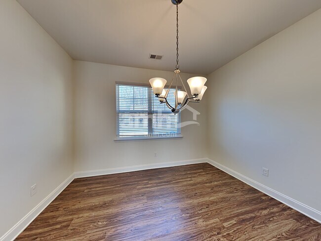 Building Photo - 3337 Okelly Dr