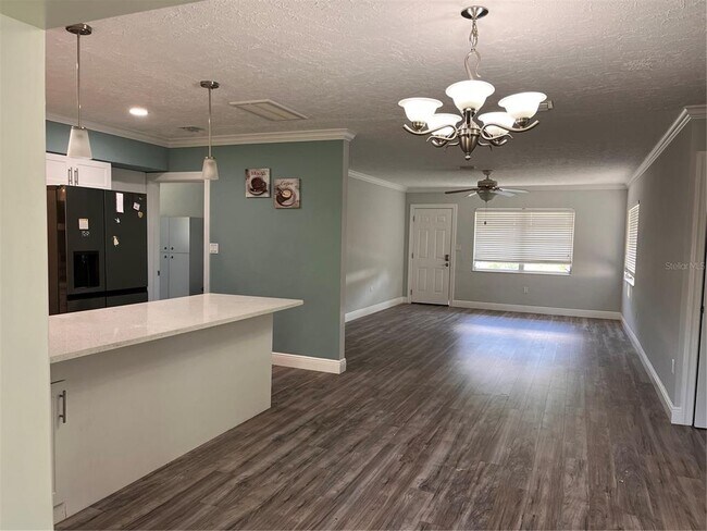 Foto del edificio - 2406 Alpine Ave