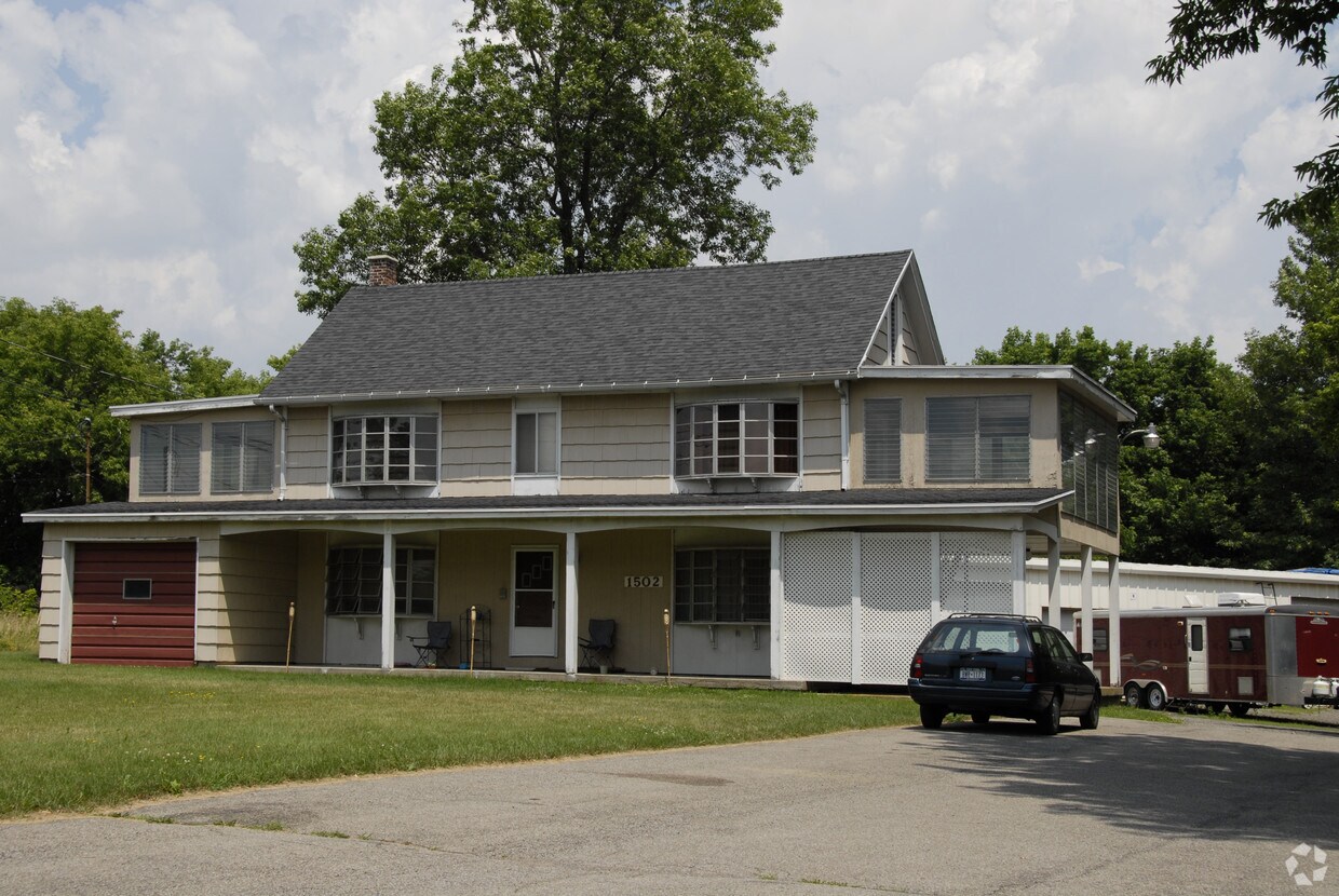 Primary Photo - Building 2