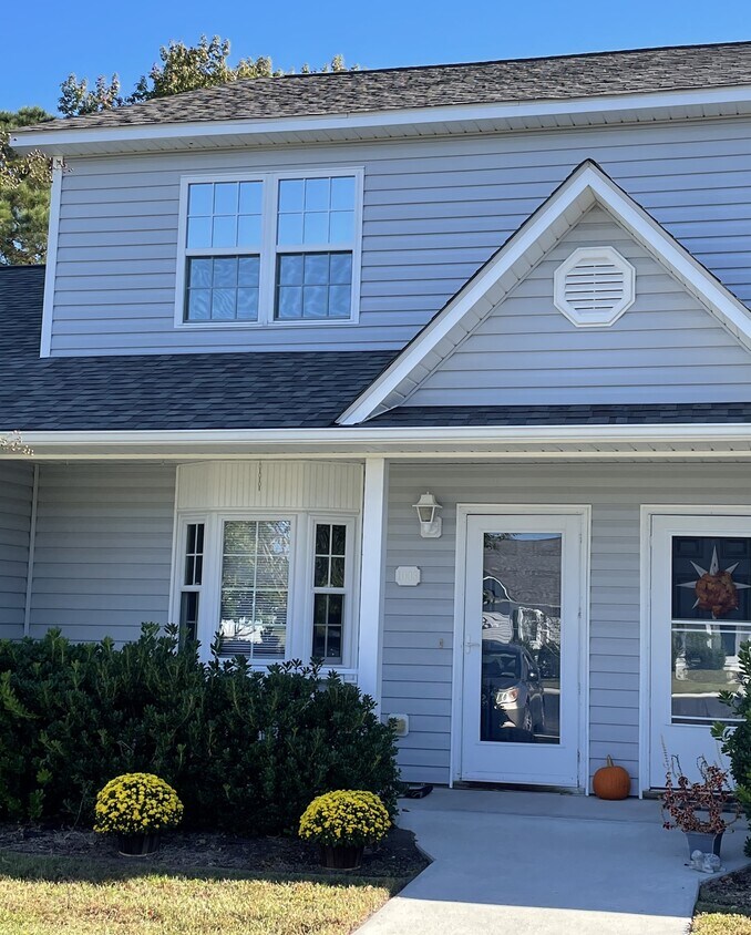 1003 Courtyard W Unit 1003, Newport, NC 28570 Condo for Rent in Newport, NC
