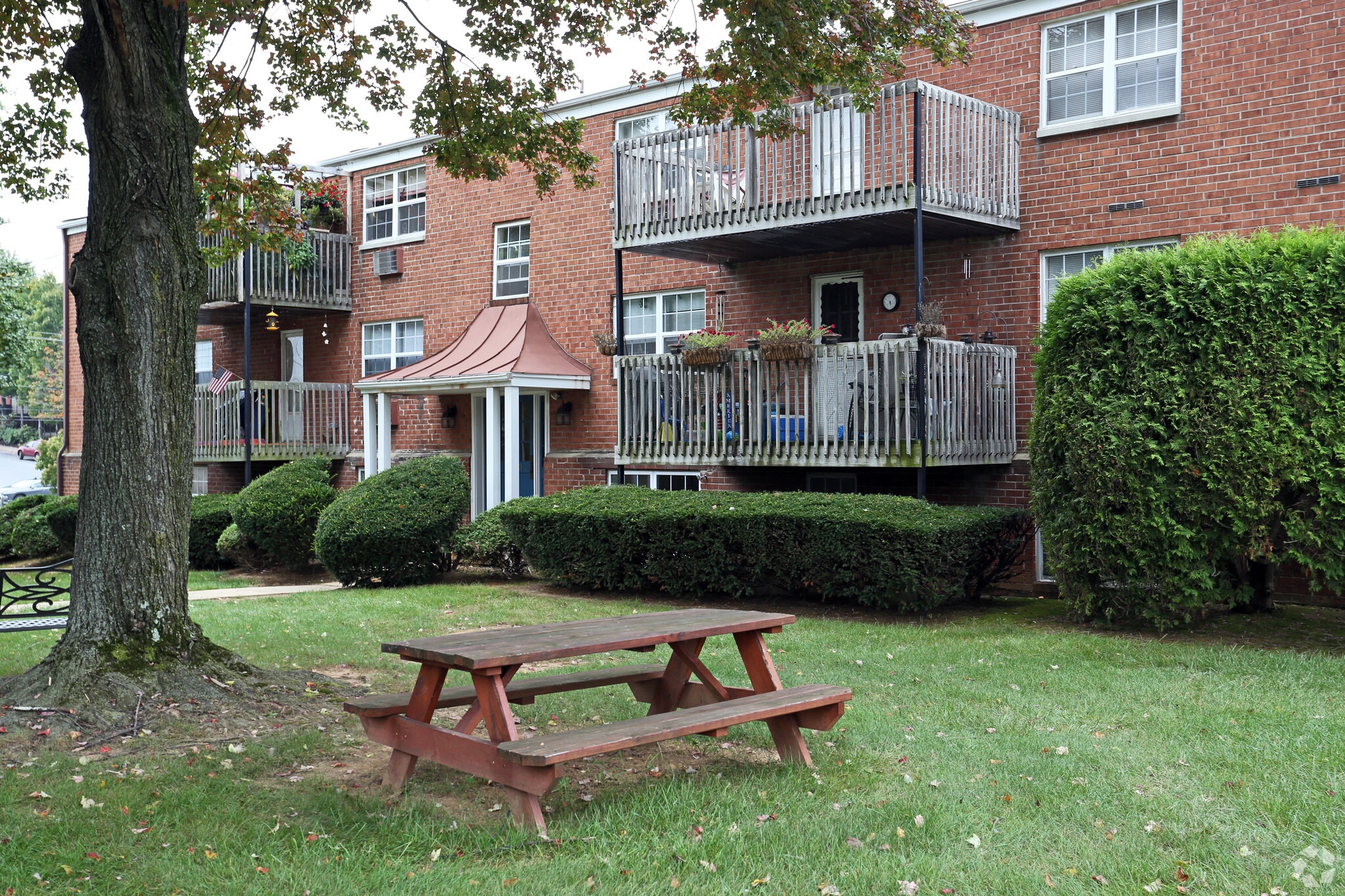 Lehigh Plaza Apartments photo 5