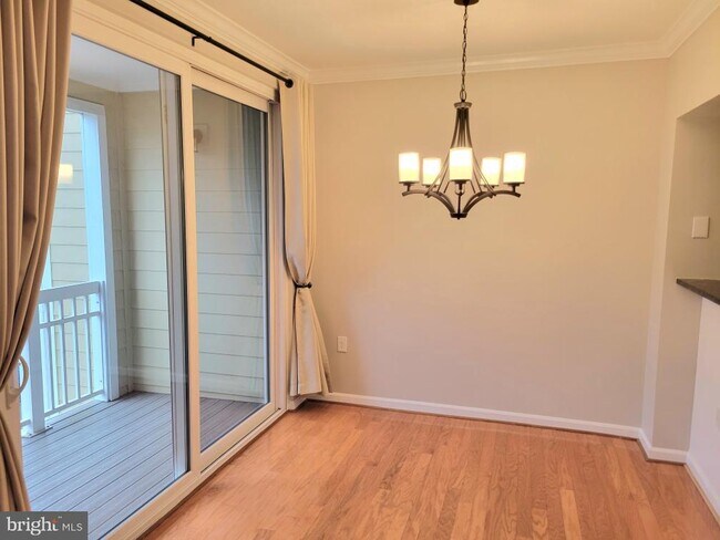 Foto del edificio - 2109 Highcourt Ln