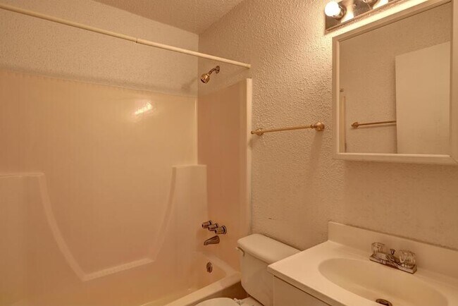 Foto del edificio - 2223 Davis Rd SW