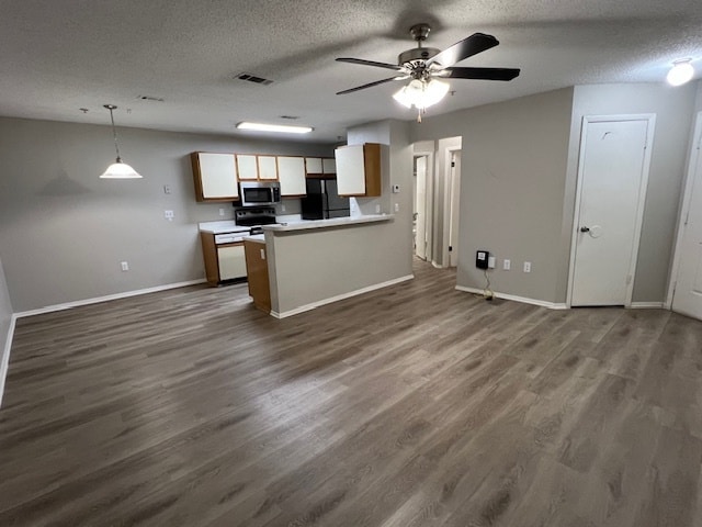 Great room and kitchen - 629 Dory Ln