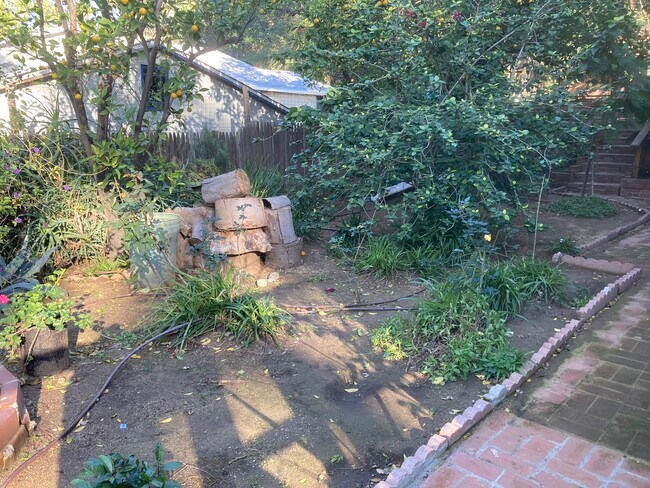 Foto del edificio - 2160 Stanley Hills Dr