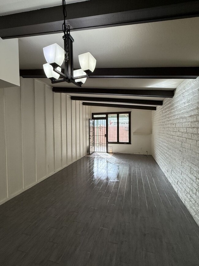 Building Photo - 2 BEDROOM 1.5 BATH SINGLE LEVEL CONDO WITH ENCLOSED BACKYARD GATED COMMUNITY