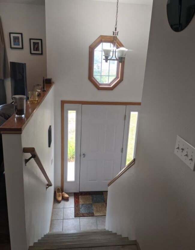 Foto del edificio - 4 BEDROOM - 2 BATH HOME