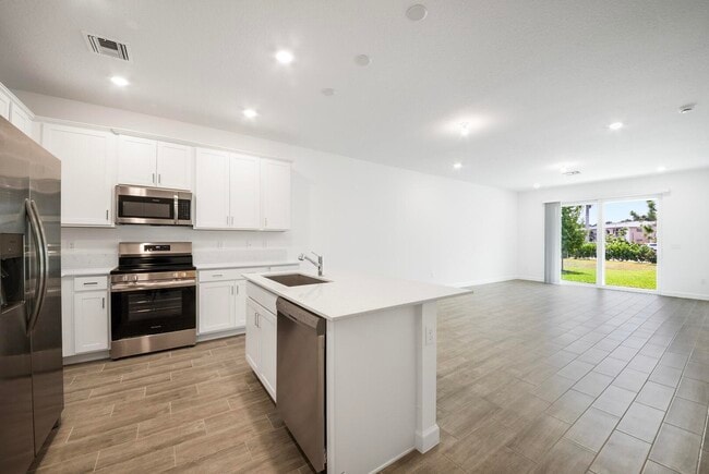 Building Photo - 13840 Hero Path