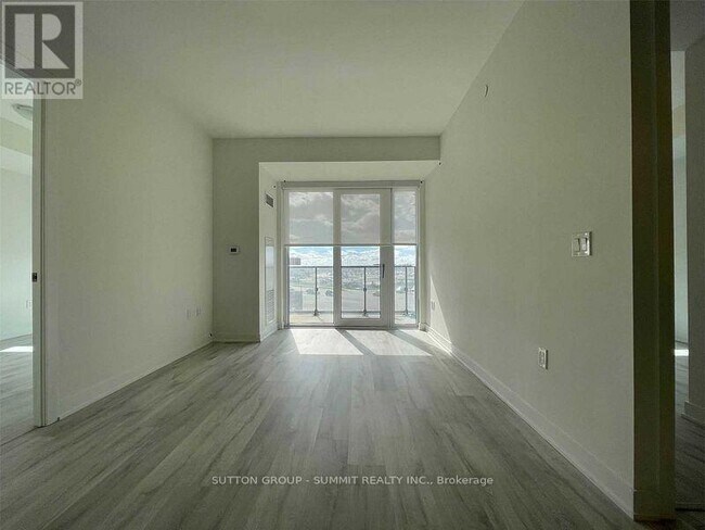 Building Photo - 4655 Metcalfe Ave