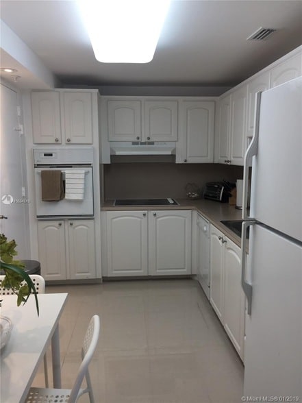 Photo - 3901 S Ocean Dr Apartment