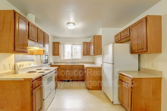 Building Photo - 2170 Reed Dr