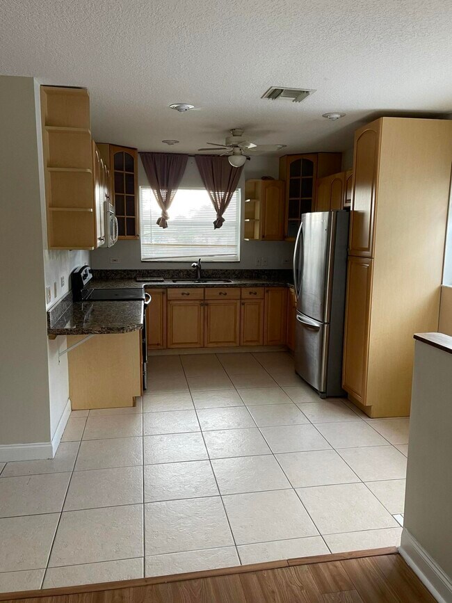 Foto del edificio - 801 Cinnamon Rd