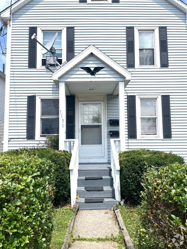 Building Photo - 1130 Atkins St
