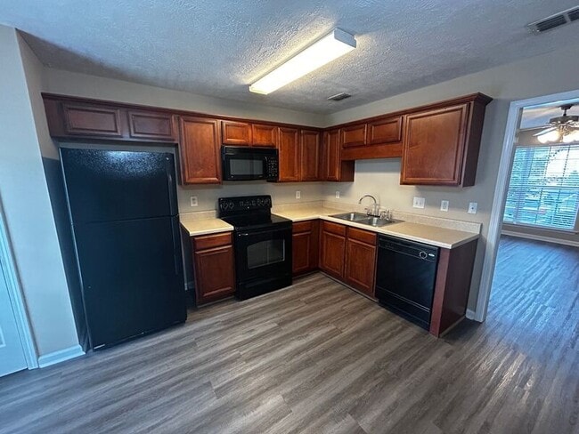 Building Photo - 5170 Hickory Hollow Pkwy