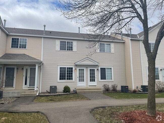 Building Photo - 9073 Scarlet Globe Dr