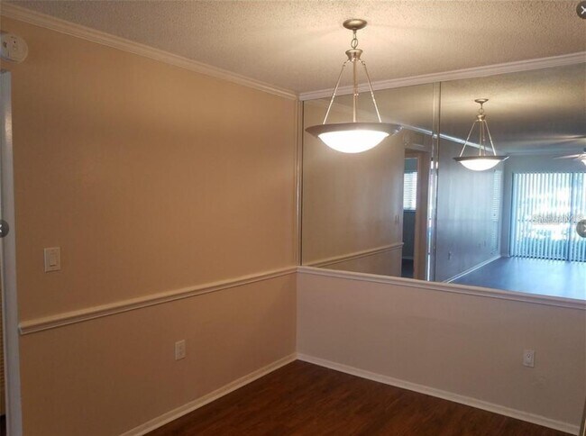 Foto del edificio - 5551 Baywater Dr