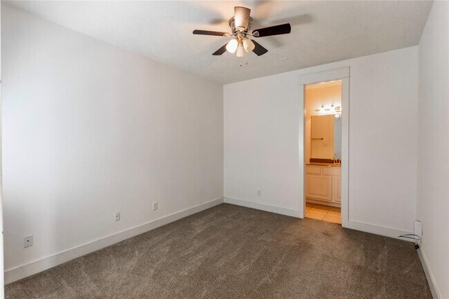 Foto del edificio - 1213 Hobbs Reach Ln