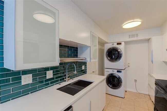 Foto del edificio - 355 N Post Oak Ln