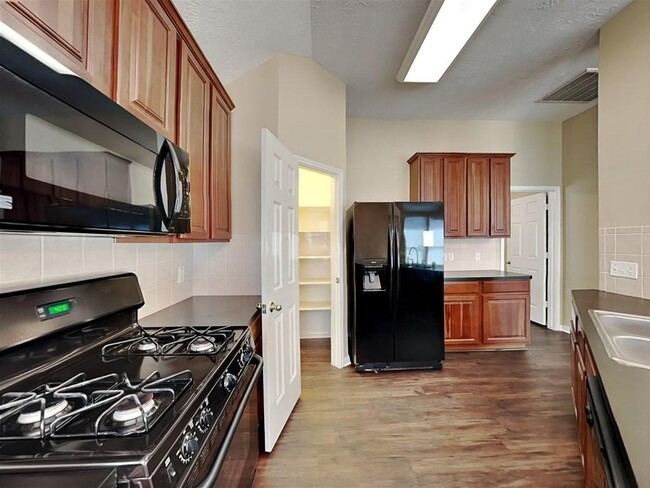 Building Photo - 5727 Indigo Trails Dr