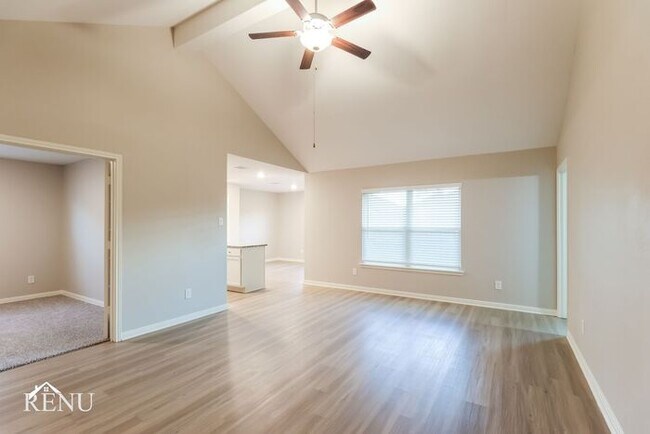 Foto del edificio - 10405 Sweetwater Creek Dr