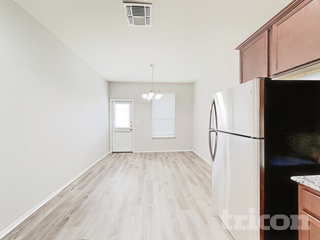 Building Photo - 221 Texas Thistle