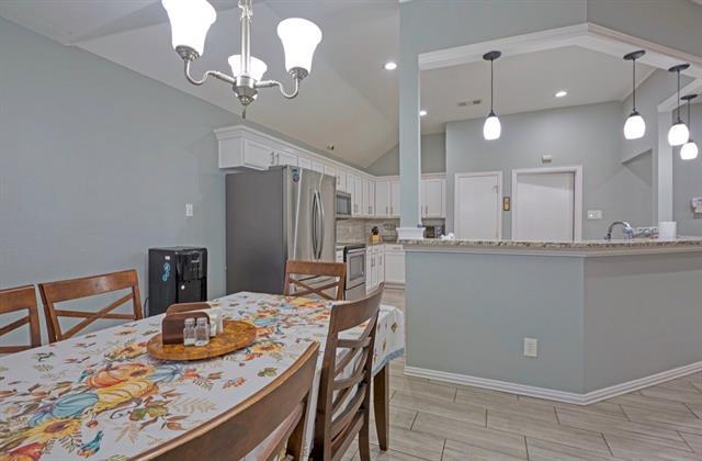 Foto del edificio - 8423 Creekbluff Dr