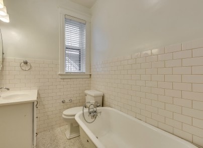 Building Photo - 1355 E 57th St