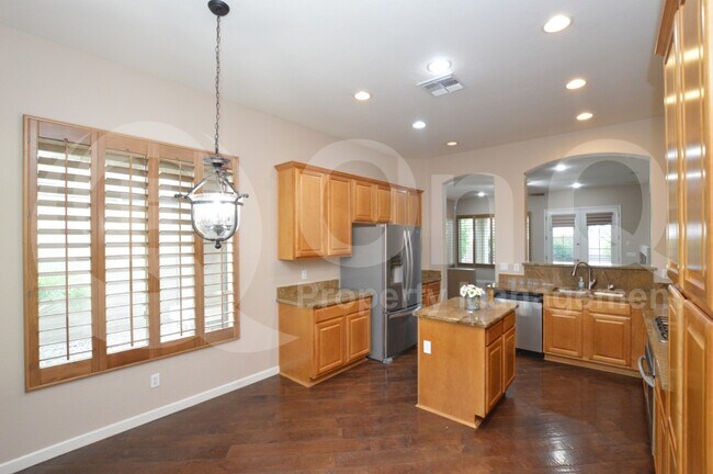 Building Photo - 6838 S Pinehurst Dr