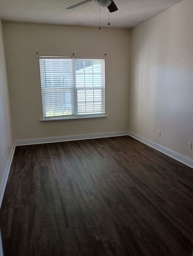 Foto del edificio - 125 Summerfield Dr