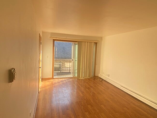 Building Photo - 3553 N Neenah Ave